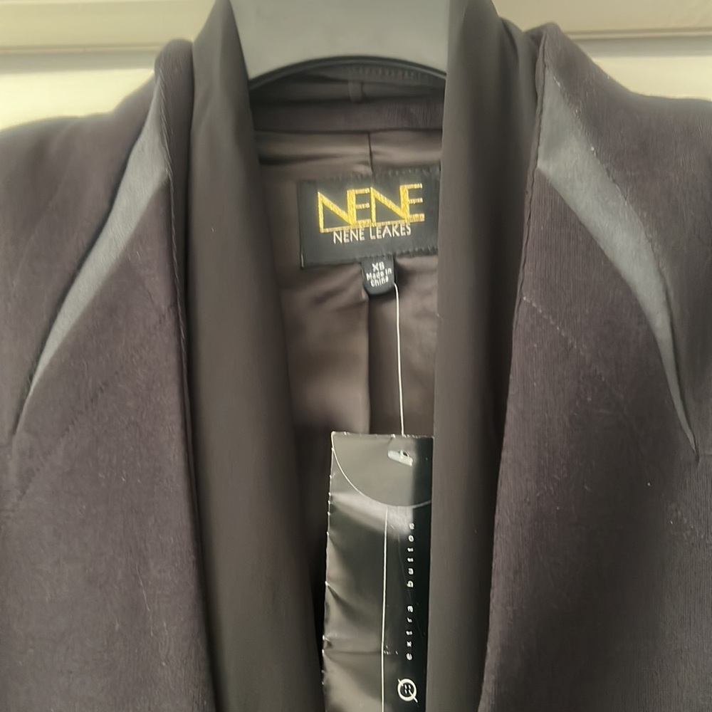 Fully lined formal Vest with added sheer fabric. - Picture 2 of 11